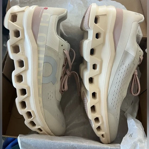 NIB On Cloudmonster Running Shoe Moon / Fawn Women Size 10 - Picture 2 of 7